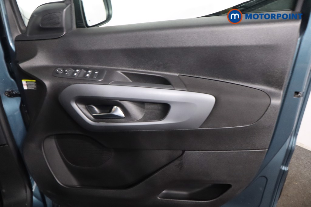 Vauxhall Combo Life Ultimate Automatic Electric People Carrier - Stock Number (1616578) - 23rd supplementary image