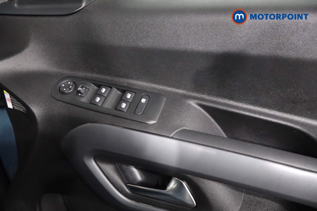 Vauxhall Combo Life Ultimate Automatic Electric People Carrier - Stock Number (1616578) - 24th supplementary image