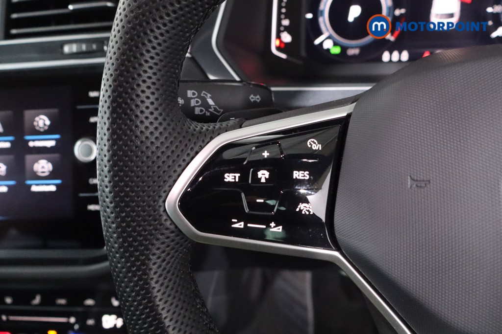 Volkswagen Tiguan R-Line Automatic Petrol Plug-In Hybrid SUV - Stock Number (1619229) - 7th supplementary image