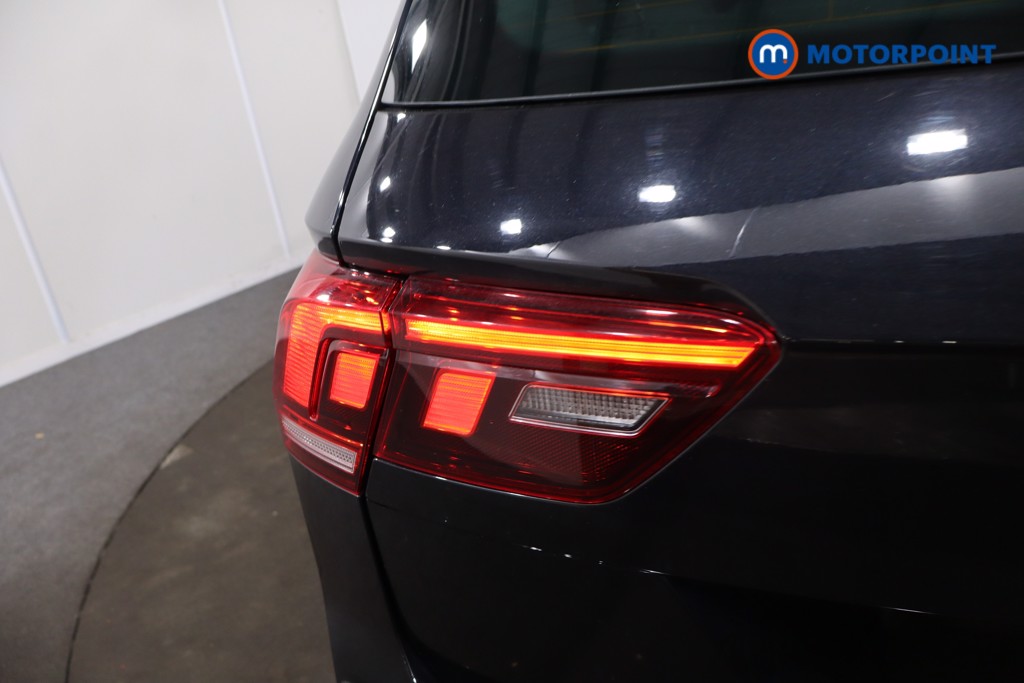 Volkswagen Tiguan R-Line Automatic Petrol Plug-In Hybrid SUV - Stock Number (1619229) - 42nd supplementary image