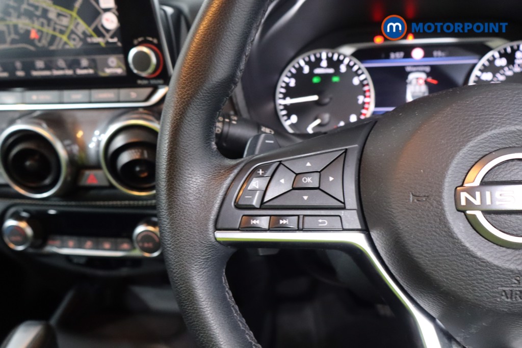 Nissan Juke N-Connecta Automatic Petrol SUV - Stock Number (1618755) - 7th supplementary image