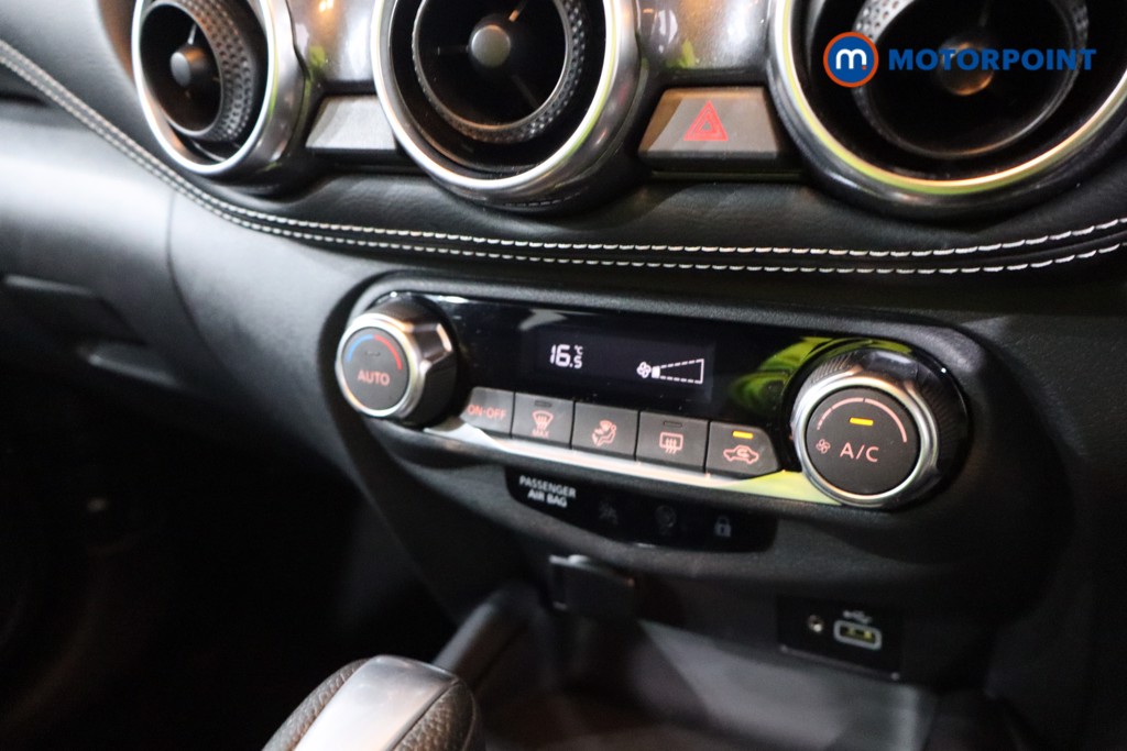 Nissan Juke N-Connecta Automatic Petrol SUV - Stock Number (1618755) - 14th supplementary image