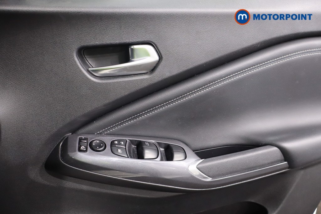 Nissan Juke N-Connecta Automatic Petrol SUV - Stock Number (1618755) - 19th supplementary image