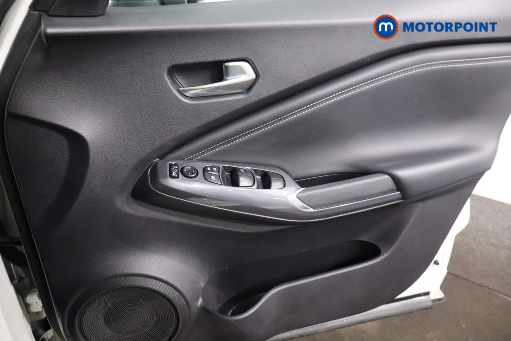 Nissan Juke N-Connecta Automatic Petrol SUV - Stock Number (1618755) - 20th supplementary image