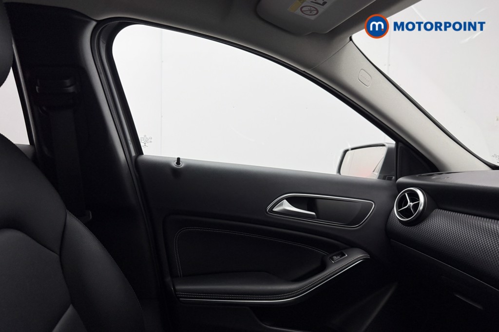 Mercedes-Benz A Class Sport Automatic Diesel Hatchback - Stock Number (1598713) - 5th supplementary image