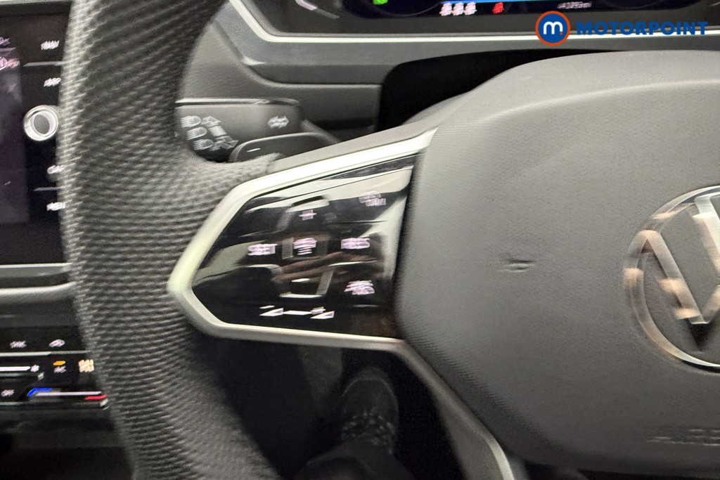 Volkswagen Tiguan R-Line Automatic Diesel SUV - Stock Number (1604800) - 6th supplementary image