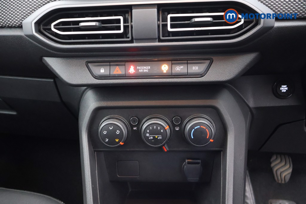 Dacia Sandero Expression Manual Petrol Hatchback - Stock Number (1608379) - 6th supplementary image