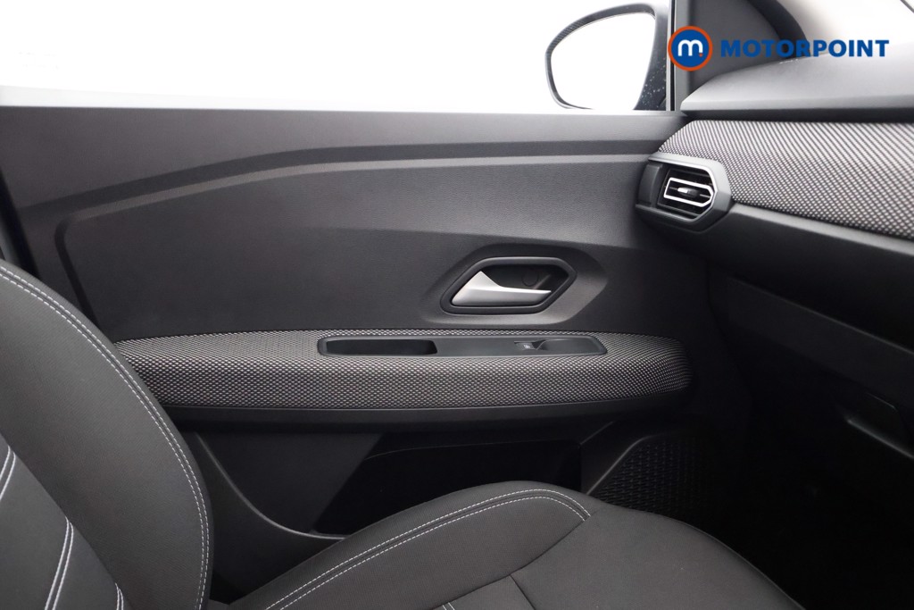 Dacia Sandero Expression Manual Petrol Hatchback - Stock Number (1608379) - 8th supplementary image