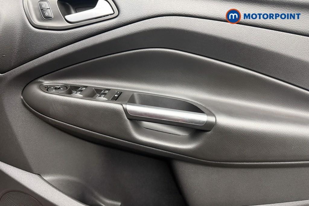 Ford Kuga St-Line Manual Petrol SUV - Stock Number (1612447) - 18th supplementary image