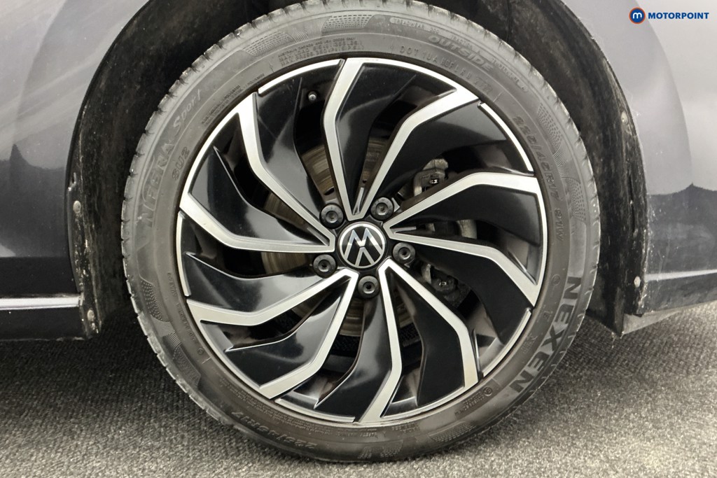 Volkswagen Golf Style Edition Manual Petrol Hatchback - Stock Number (1612460) - 40th supplementary image