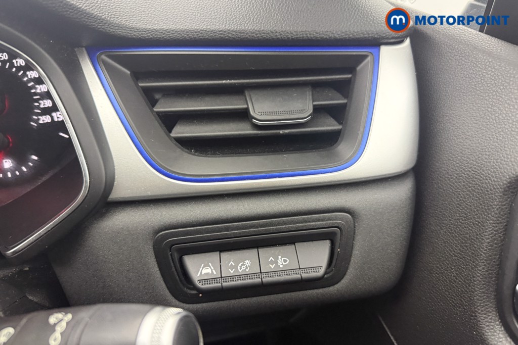 Renault Captur Iconic Automatic Petrol SUV - Stock Number (1615587) - 8th supplementary image