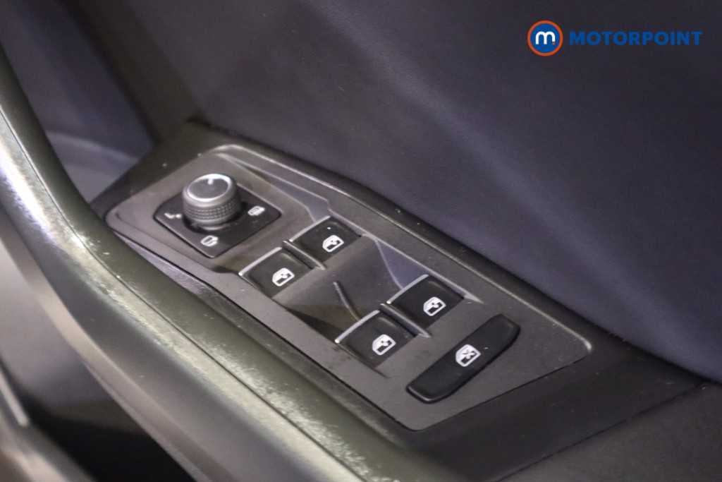 Volkswagen T-Roc R-Line Manual Petrol SUV - Stock Number (1616444) - 13th supplementary image