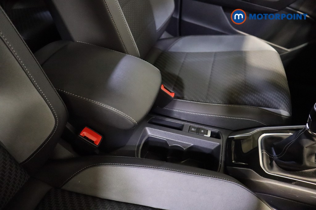 Volkswagen T-Roc R-Line Manual Petrol SUV - Stock Number (1616444) - 22nd supplementary image