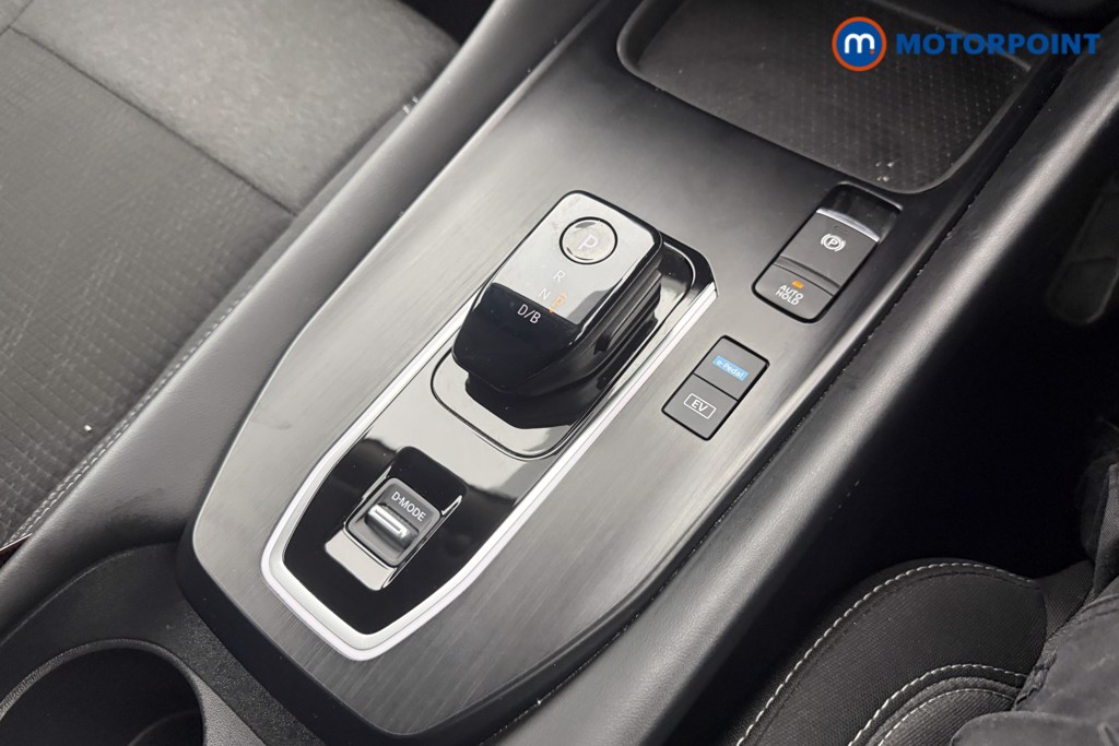 Nissan Qashqai N-Connecta Automatic Petrol-Electric Hybrid SUV - Stock Number (1616728) - 4th supplementary image