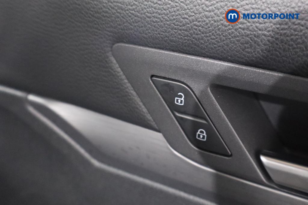 Volkswagen Golf Style Manual Petrol Hatchback - Stock Number (1616737) - 11th supplementary image