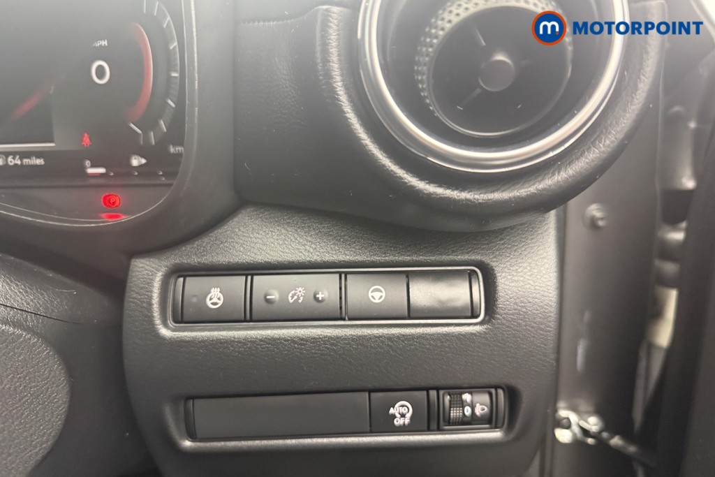 Nissan Juke Tekna Manual Petrol SUV - Stock Number (1616797) - 8th supplementary image