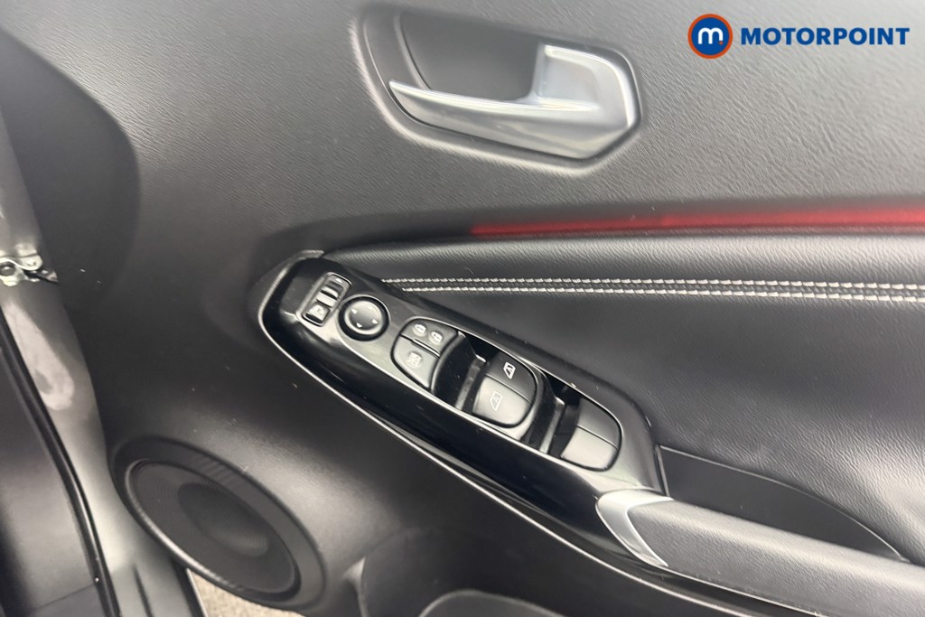 Nissan Juke Tekna Manual Petrol SUV - Stock Number (1616797) - 9th supplementary image