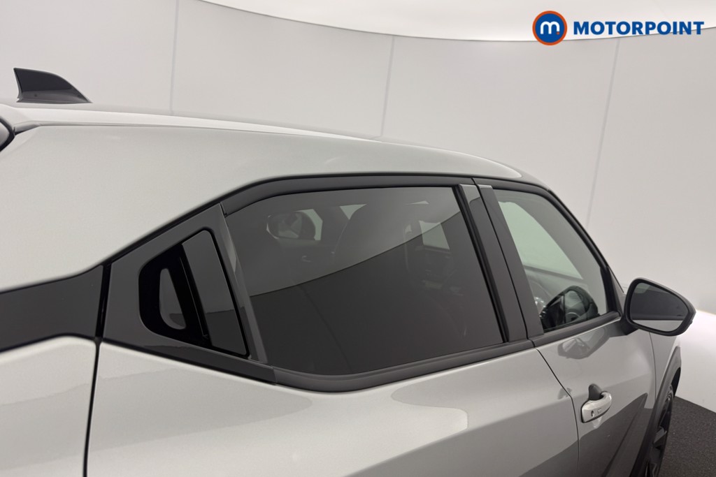 Nissan Juke Tekna Automatic Petrol SUV - Stock Number (1616802) - 16th supplementary image