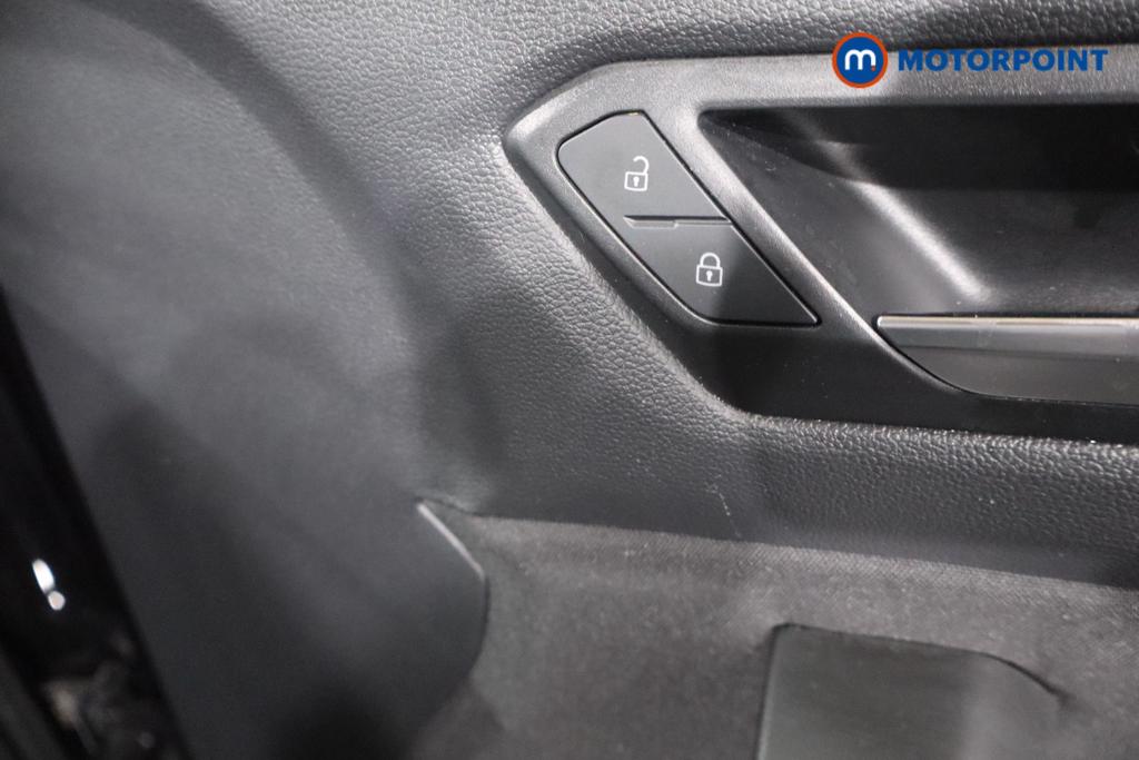 Volkswagen T-Roc Life Manual Petrol SUV - Stock Number (1617056) - 10th supplementary image