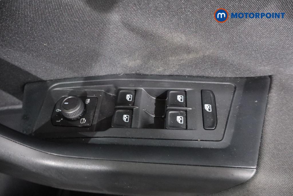 Volkswagen T-Roc Life Manual Petrol SUV - Stock Number (1617056) - 11th supplementary image