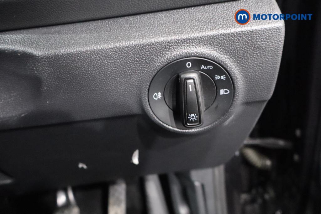 Volkswagen T-Roc Life Manual Petrol SUV - Stock Number (1617056) - 13th supplementary image