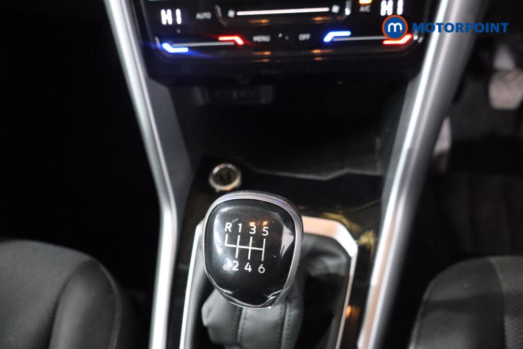Volkswagen T-Roc Life Manual Petrol SUV - Stock Number (1617056) - 17th supplementary image