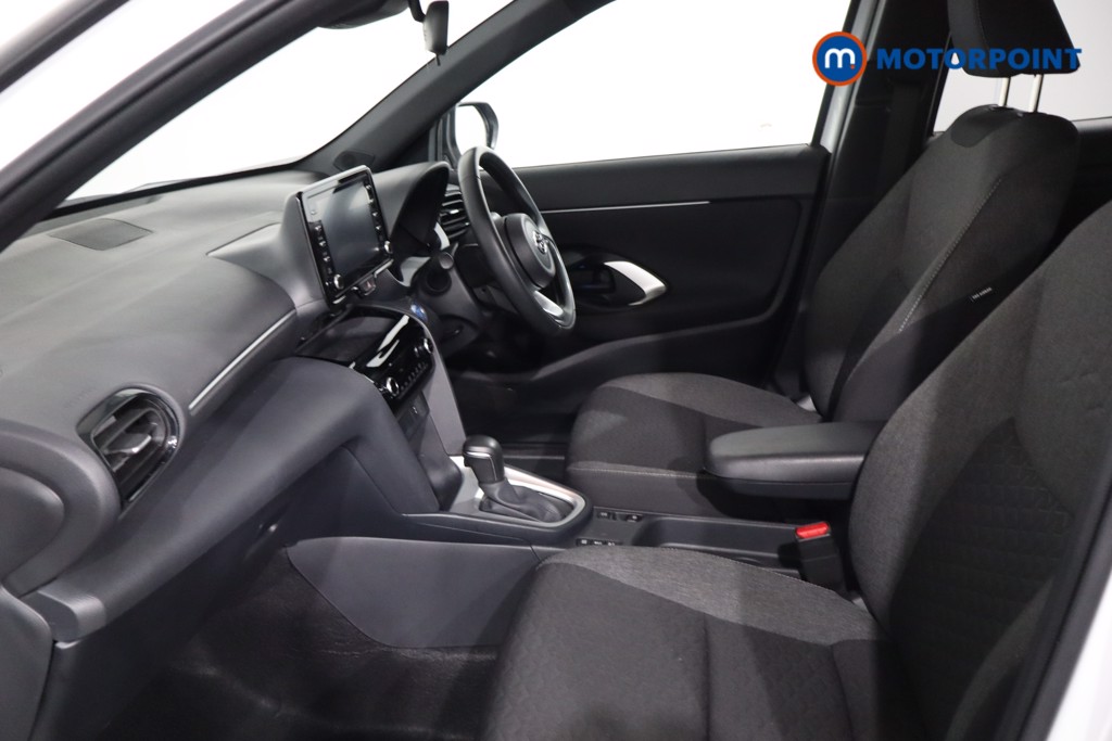 Toyota Yaris Cross Design Automatic Petrol-Electric Hybrid Estate - Stock Number (1617341) - 4th supplementary image