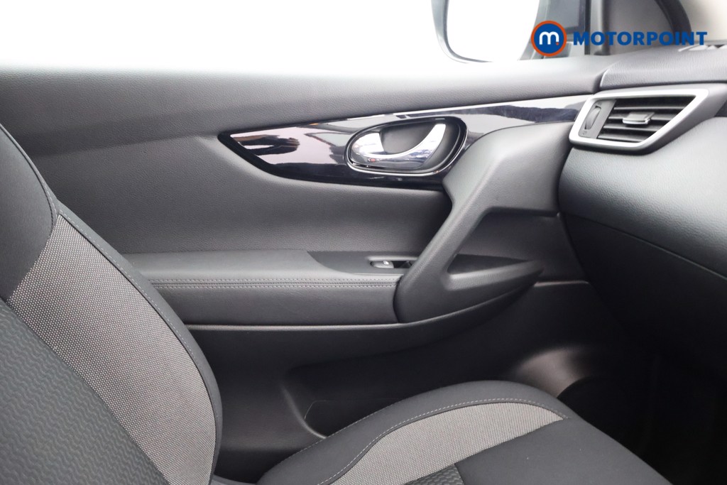 Nissan Qashqai Acenta Premium Manual Petrol SUV - Stock Number (1617385) - 8th supplementary image