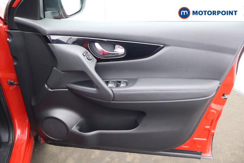 Nissan Qashqai Acenta Premium Manual Petrol SUV - Stock Number (1617385) - 9th supplementary image