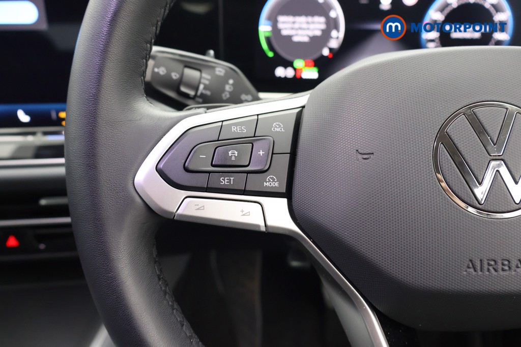 Volkswagen Passat Life Automatic Petrol Plug-In Hybrid Estate - Stock Number (1618572) - 2nd supplementary image