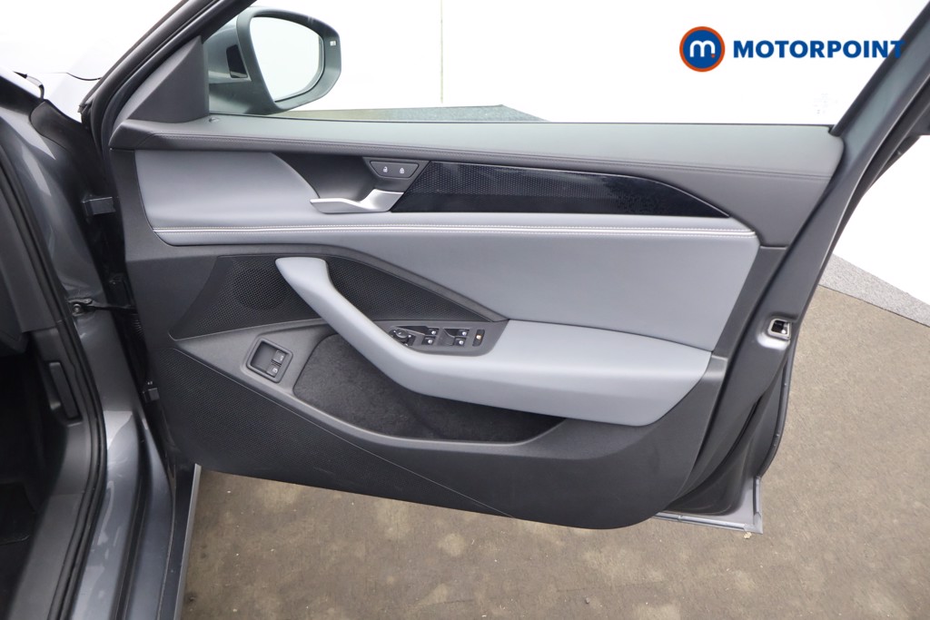 Volkswagen Passat Life Automatic Petrol Plug-In Hybrid Estate - Stock Number (1618572) - 8th supplementary image