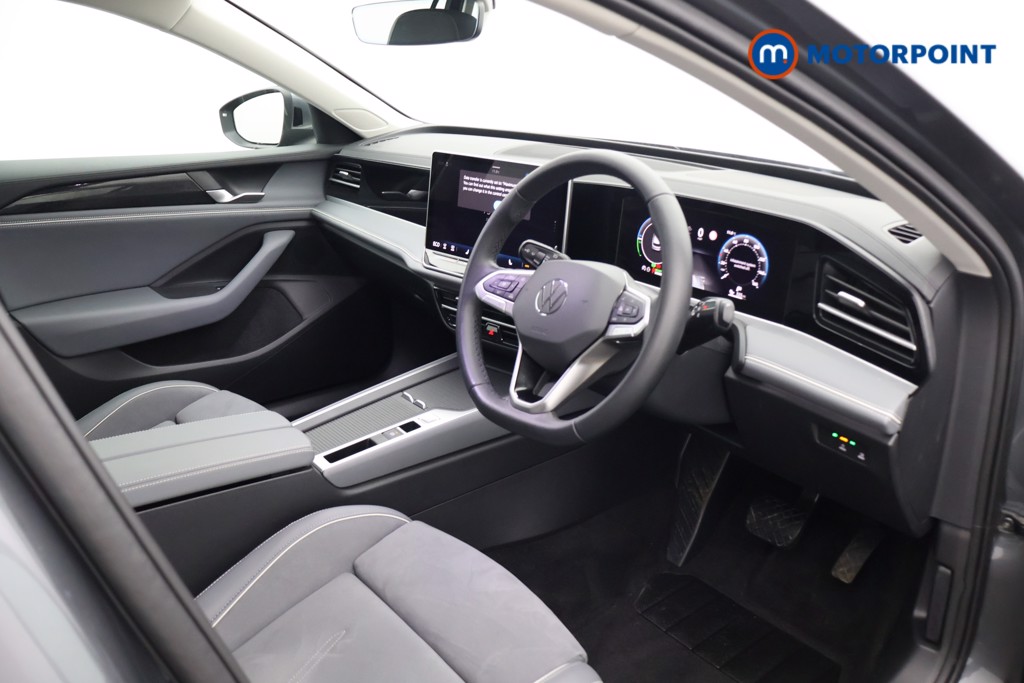 Volkswagen Passat Life Automatic Petrol Plug-In Hybrid Estate - Stock Number (1618572) - 9th supplementary image