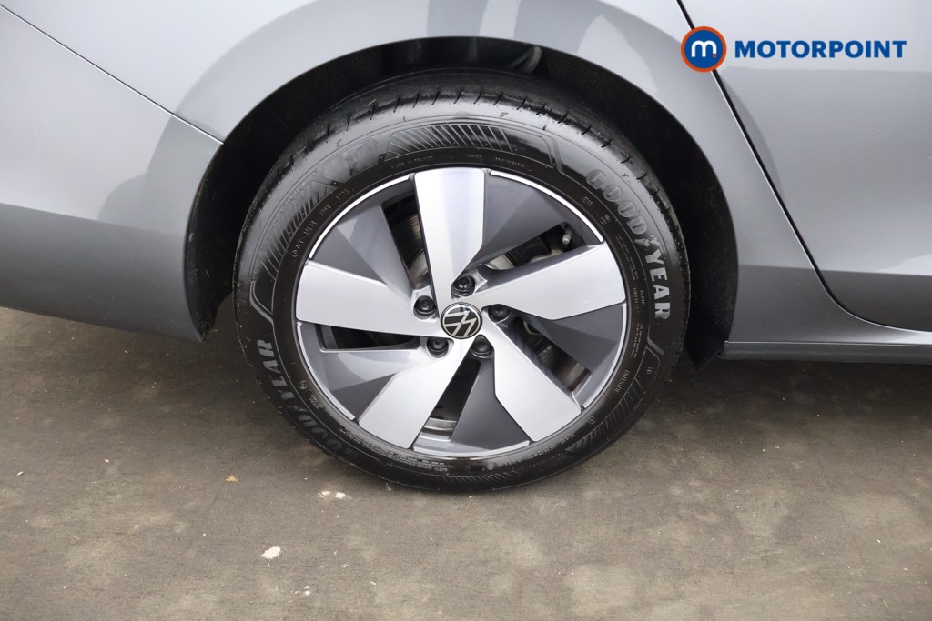 Volkswagen Passat Life Automatic Petrol Plug-In Hybrid Estate - Stock Number (1618572) - 12th supplementary image