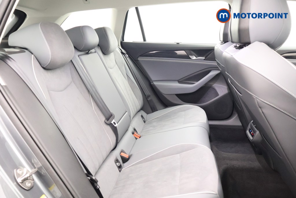 Volkswagen Passat Life Automatic Petrol Plug-In Hybrid Estate - Stock Number (1618572) - 14th supplementary image