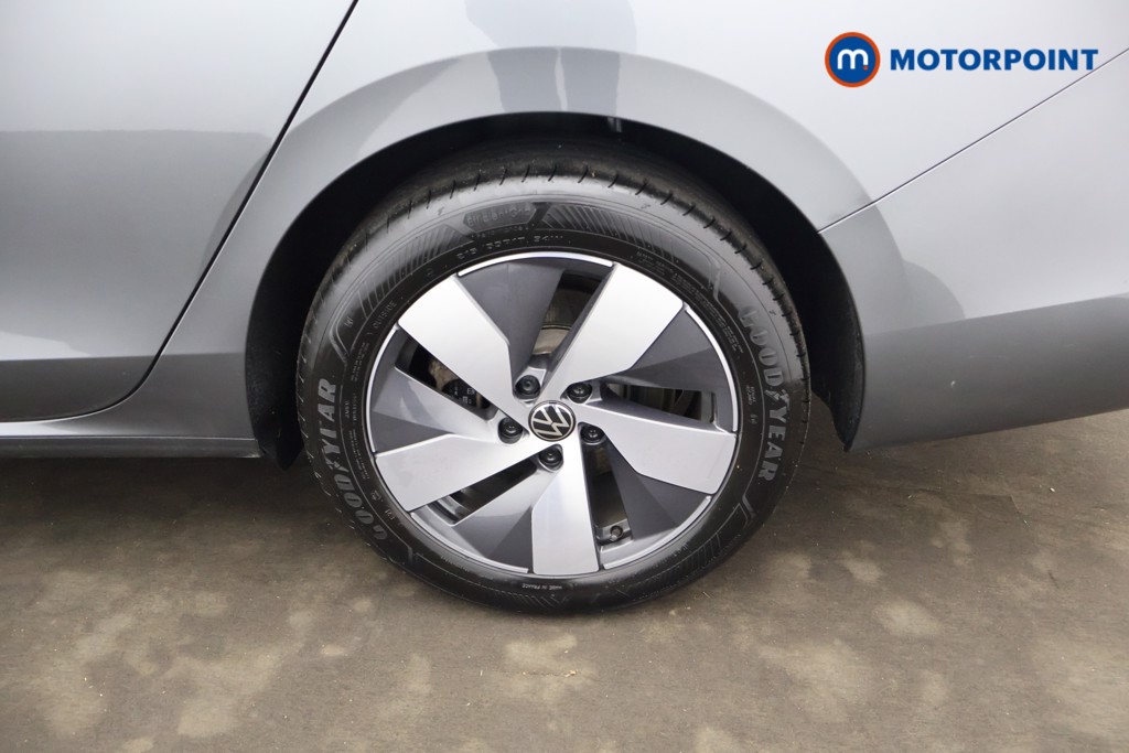Volkswagen Passat Life Automatic Petrol Plug-In Hybrid Estate - Stock Number (1618572) - 16th supplementary image