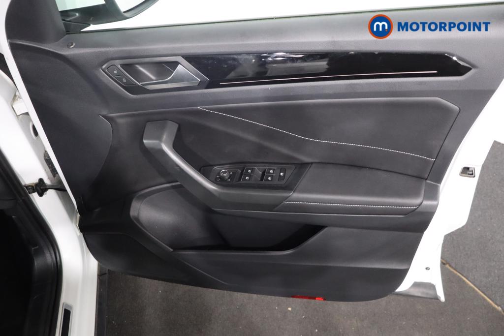 Volkswagen T-Roc R-Line Automatic Petrol SUV - Stock Number (1618650) - 9th supplementary image