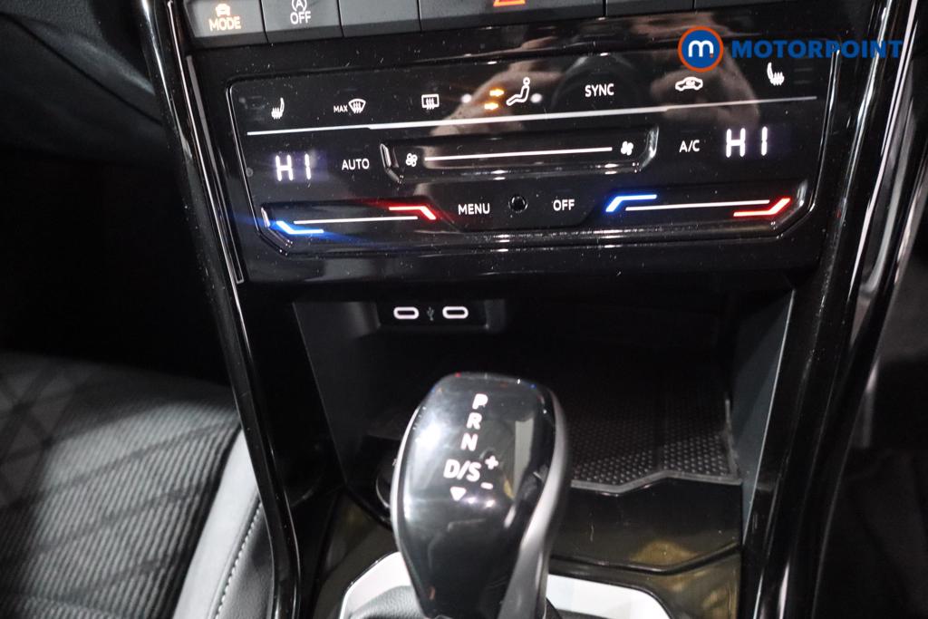 Volkswagen T-Roc R-Line Automatic Petrol SUV - Stock Number (1618650) - 17th supplementary image