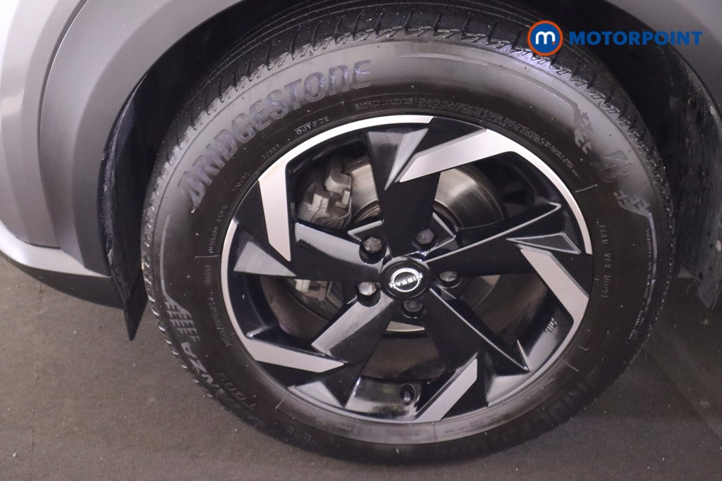 Nissan Juke N-Connecta Automatic Petrol SUV - Stock Number (1620436) - 11th supplementary image