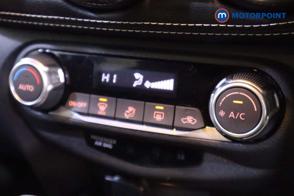 Nissan Juke N-Connecta Automatic Petrol SUV - Stock Number (1620436) - 19th supplementary image