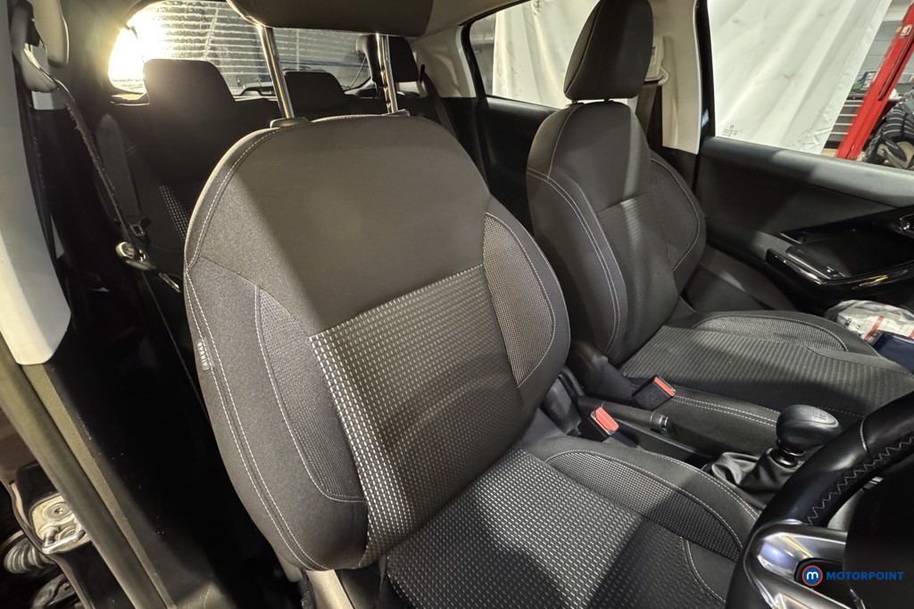 Peugeot 208 Tech Edition Manual Petrol Hatchback - Stock Number (1604041) - 7th supplementary image