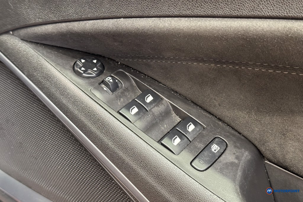 Vauxhall Crossland Ultimate Manual Diesel SUV - Stock Number (1604698) - 13th supplementary image