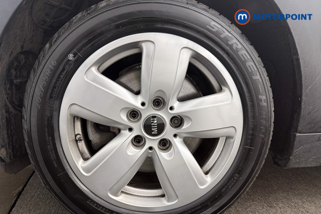 Mini Clubman Cooper Classic Manual Petrol Estate - Stock Number (1607207) - 11th supplementary image