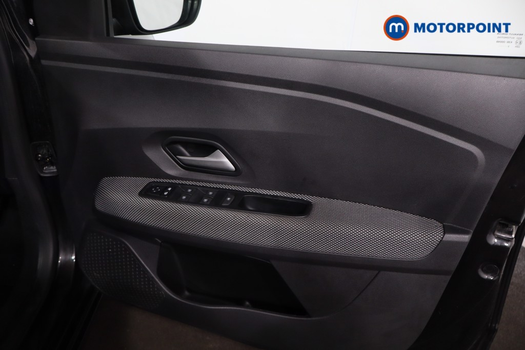 Dacia Sandero Expression Manual Petrol Hatchback - Stock Number (1608388) - 23rd supplementary image