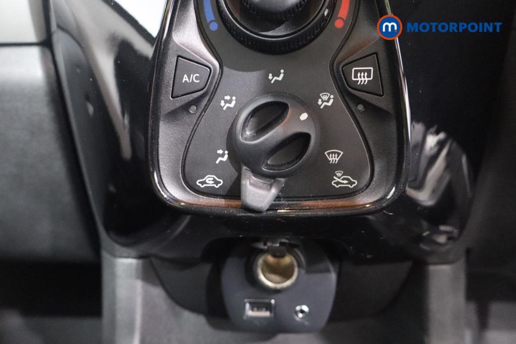 Toyota Aygo X-Pression Manual Petrol Hatchback - Stock Number (1611023) - 4th supplementary image