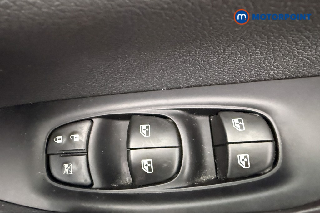 Nissan Qashqai Tekna-Plus Automatic Diesel SUV - Stock Number (1611148) - 21st supplementary image