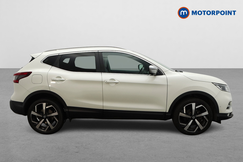 Nissan Qashqai Tekna-Plus Automatic Diesel SUV - Stock Number (1611148) - Drivers side