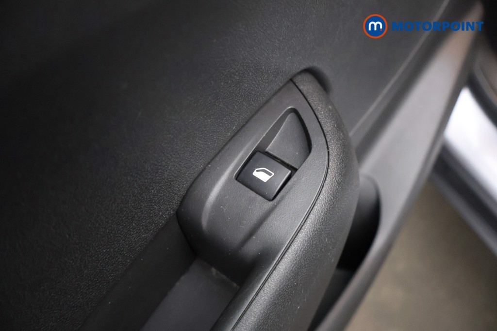 Vauxhall Crossland Design Manual Petrol SUV - Stock Number (1611852) - 30th supplementary image