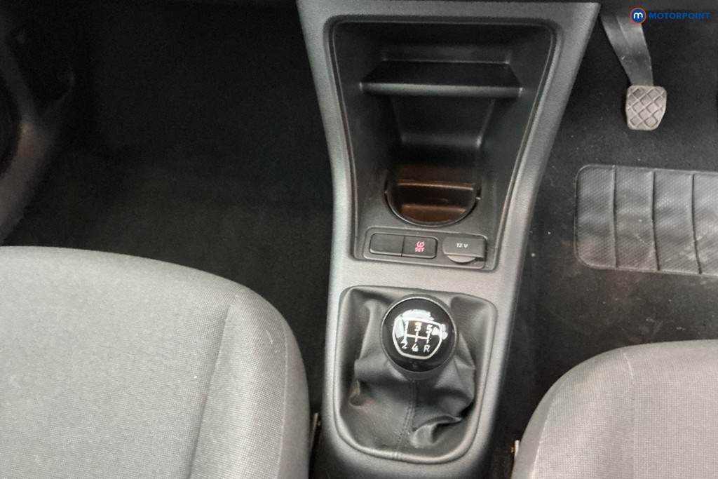 Volkswagen UP Move Up Manual Petrol Hatchback - Stock Number (1613478) - 17th supplementary image