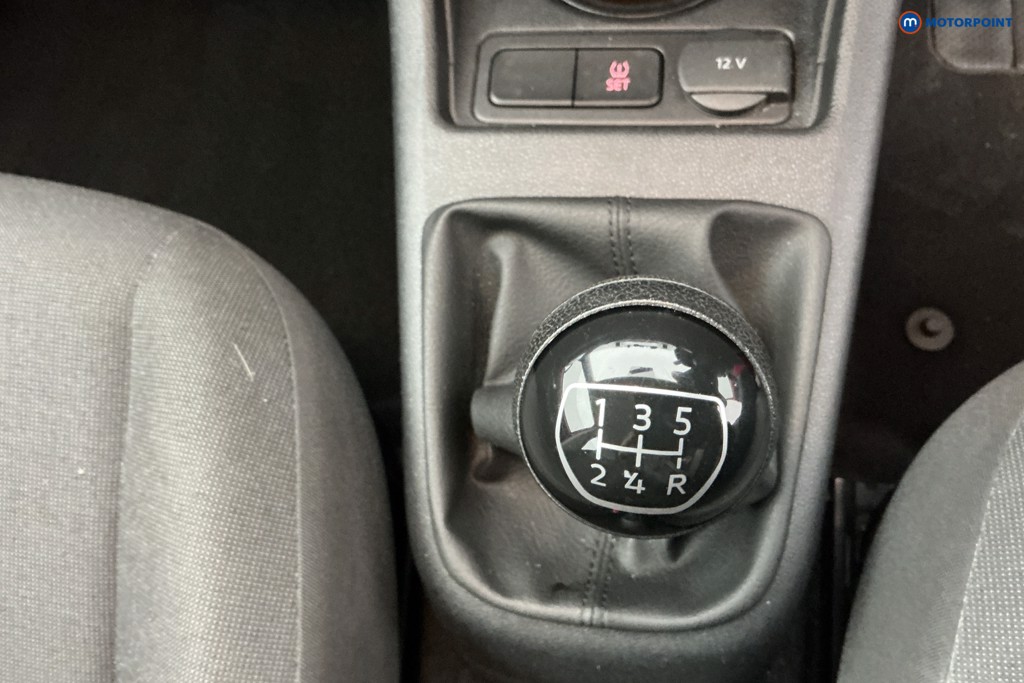 Volkswagen UP Move Up Manual Petrol Hatchback - Stock Number (1613478) - 18th supplementary image
