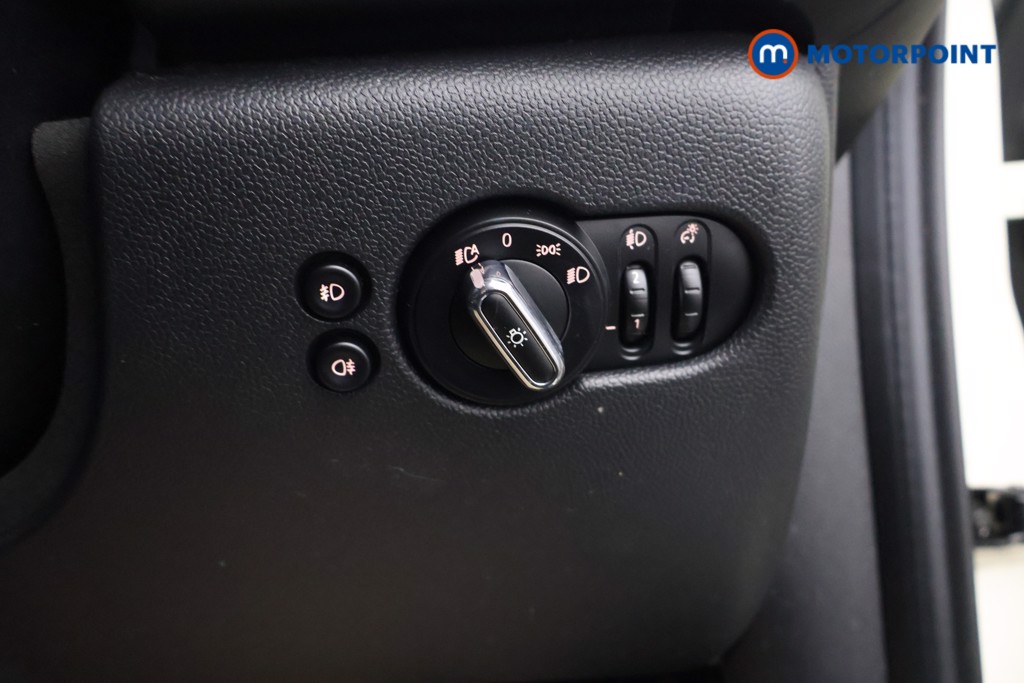 Mini Hatchback Cooper Classic Manual Petrol Hatchback - Stock Number (1613622) - 10th supplementary image